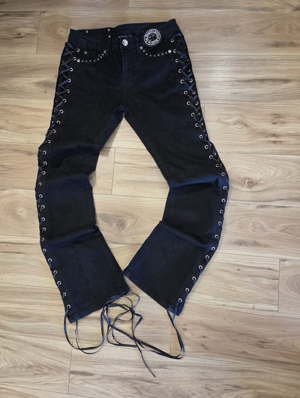 NWT - Black Lace-Up Wide Leg Jeans with Side Grommet Detailing - Picture 3 of 10